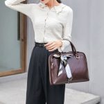sac à ordinateur femme style chic en cuir